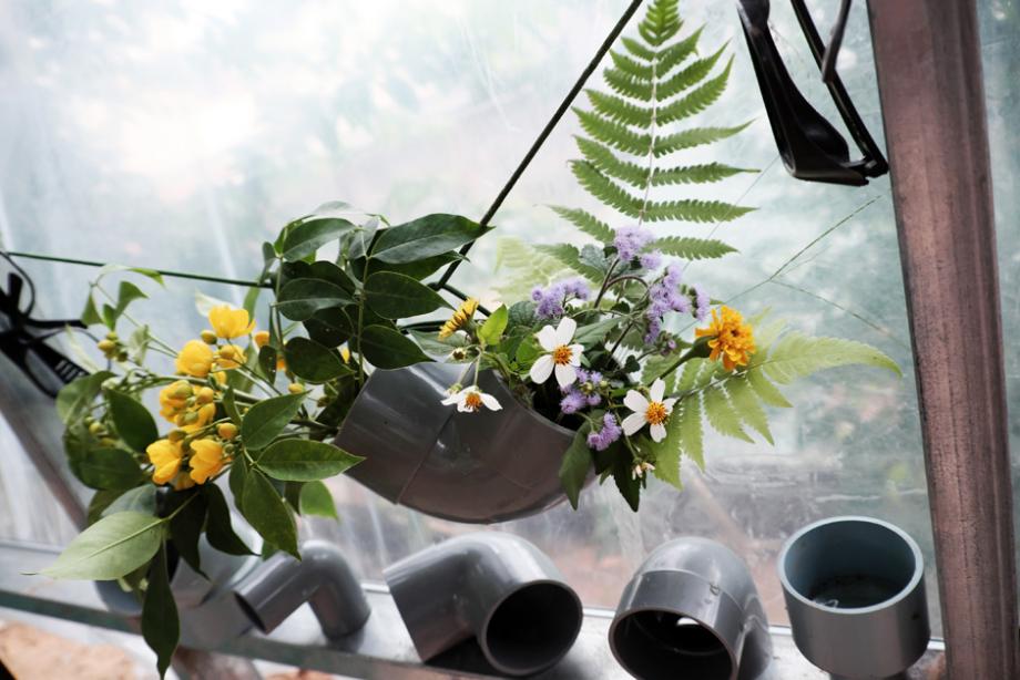 Gouttière en pot de fleur