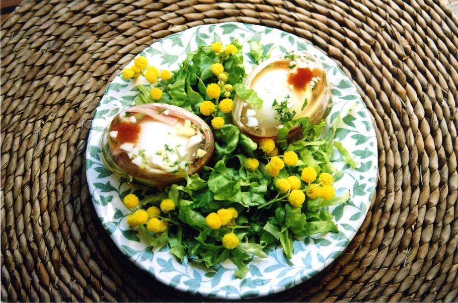 Oeufs en gelée au mimosa