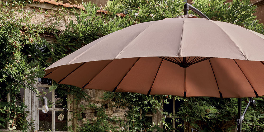 Parasol déporté pagode inclinable rond taupe Ø3m 210g/m² Efe ECLOZ