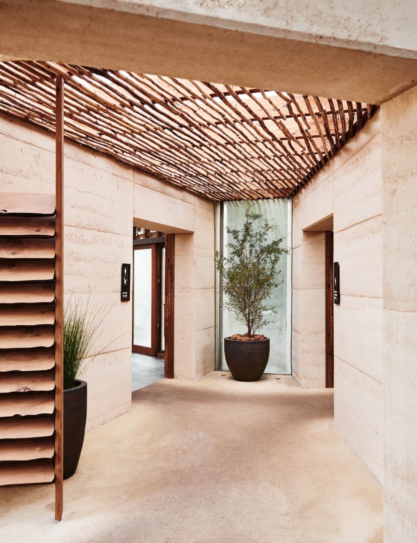 amphitheatre changerooms_rammed earth walls_natural timbers