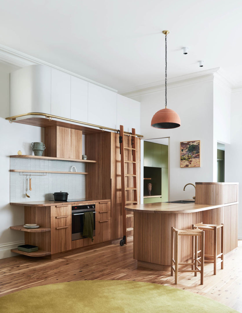 Bent Street_curved joinery_earth toned kitchen 