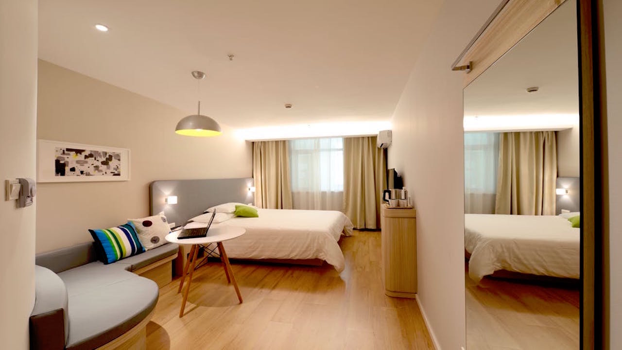 featured room