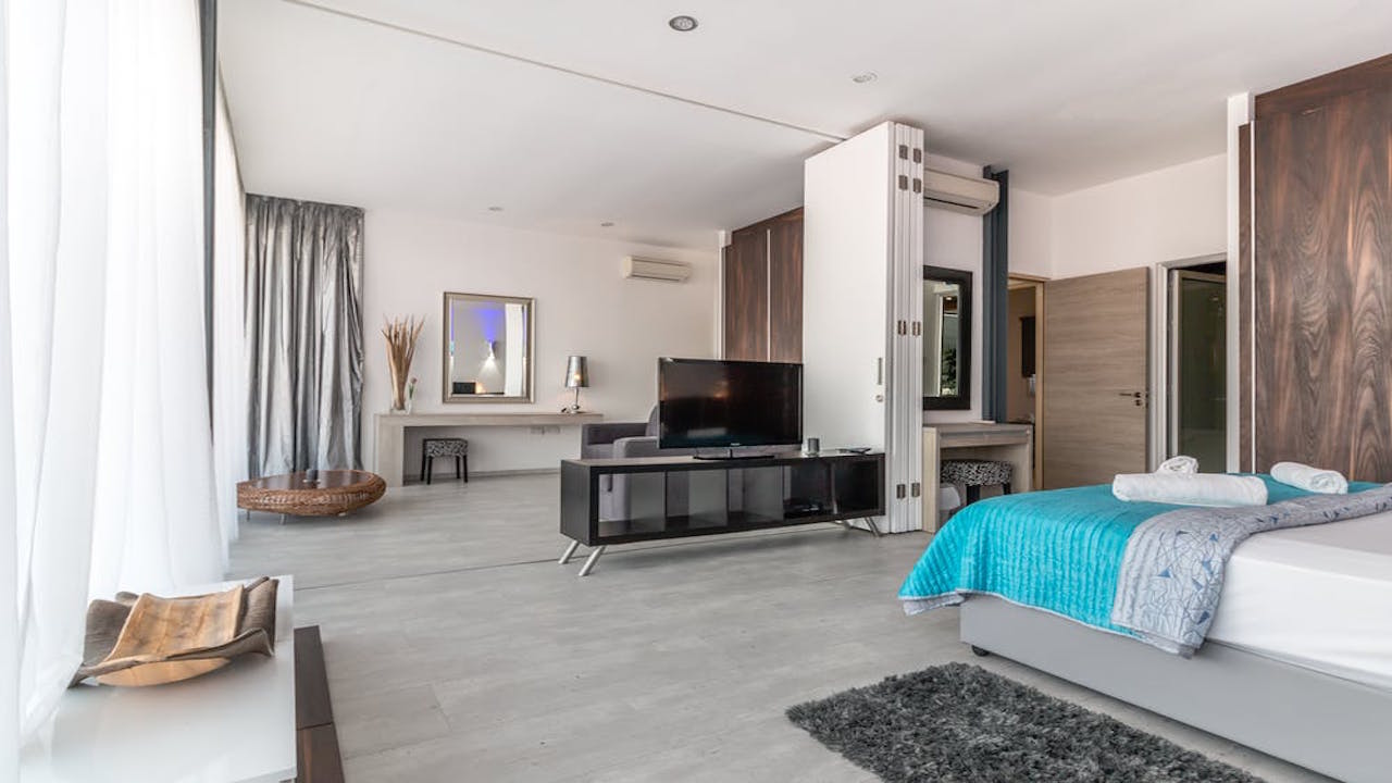 featured room