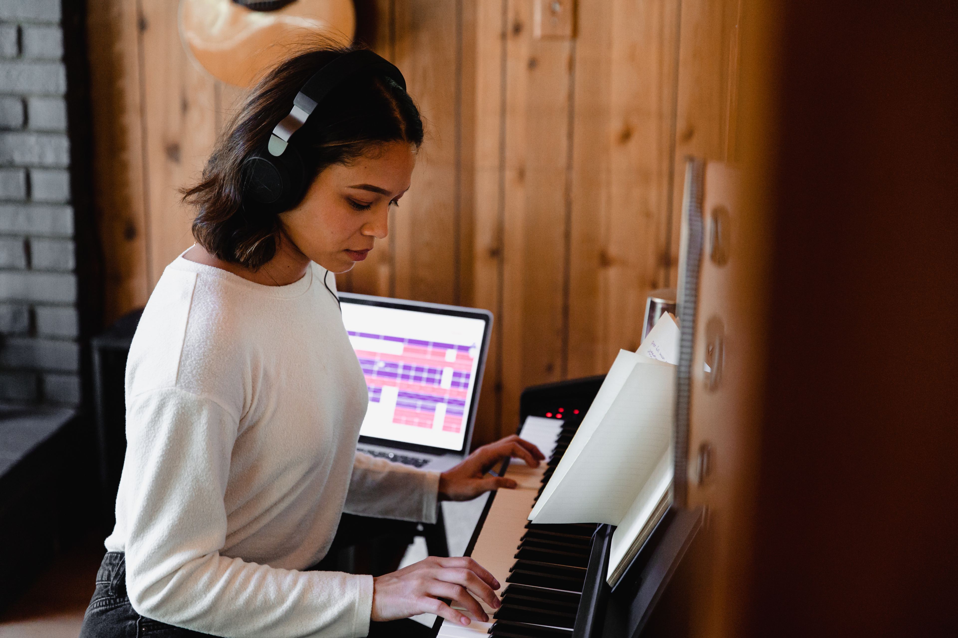 Recording piano. Курсы по преподаванию фортепиано. Музыка для бизнеса. Learning Music. Making Music with Computers.