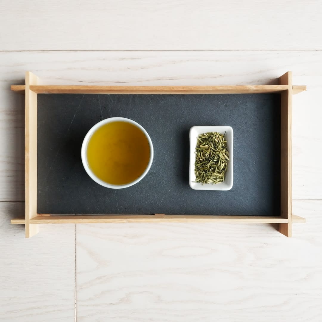 Tè verde giapponese Kukicha con poca caffeina