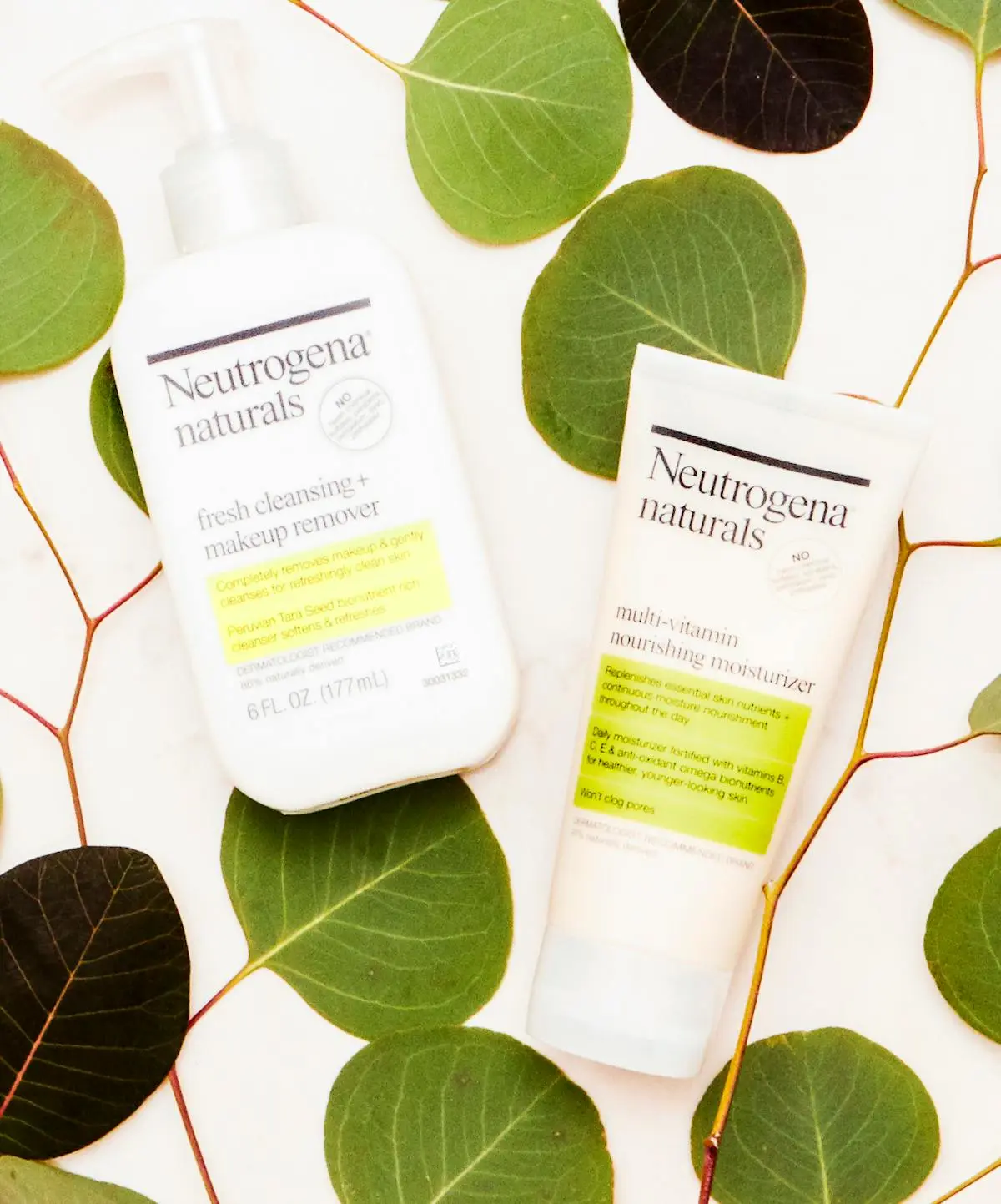 Neutrogena® Naturals Fresh Cleansing + Makeup Remover