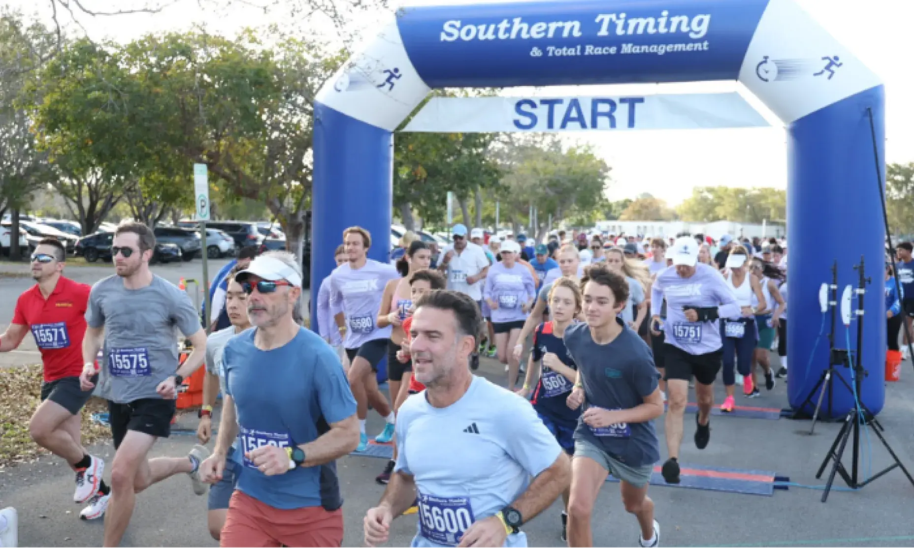 Runners beginning the Miles for Melanoma 5k run/walk