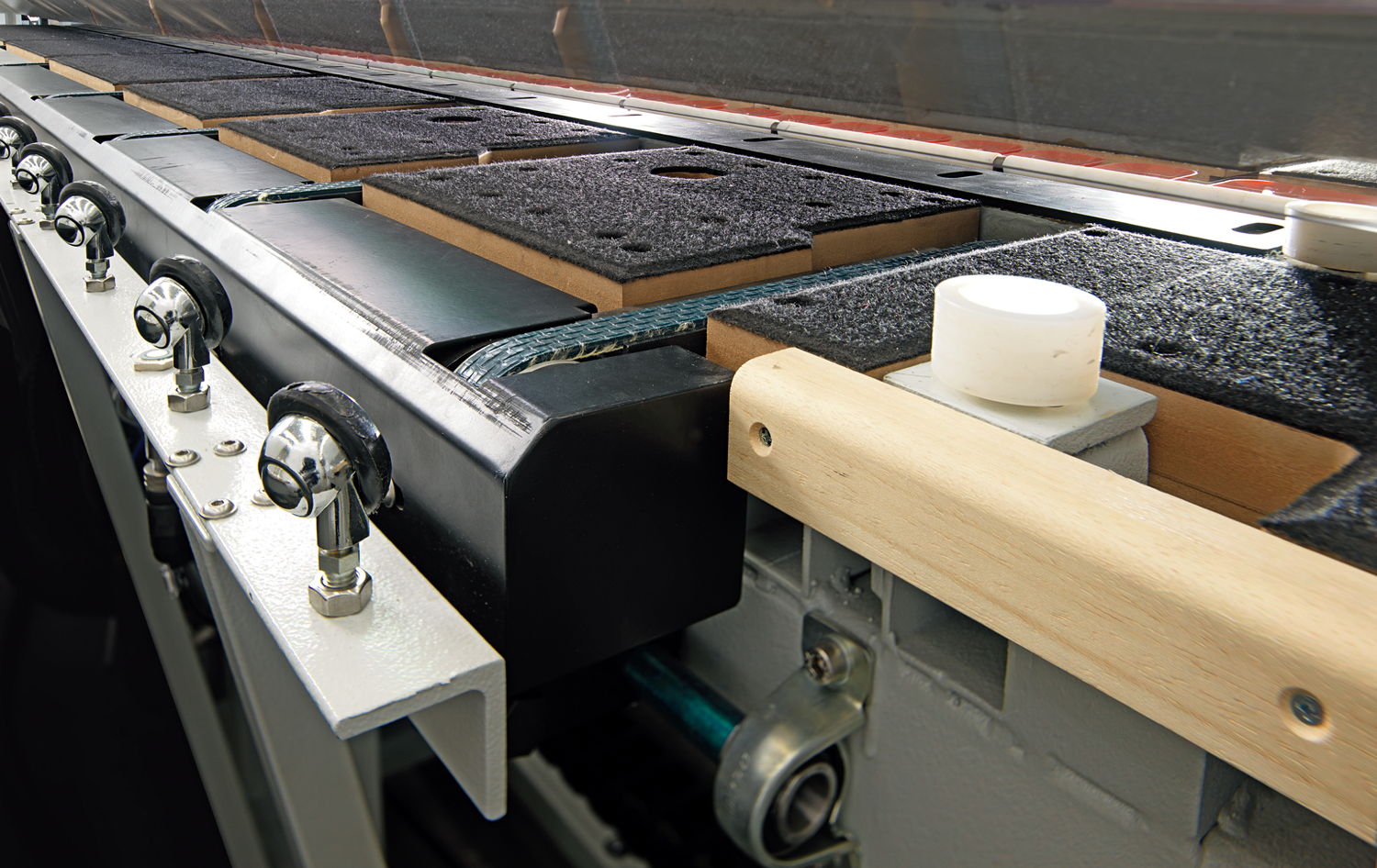 Efficient transport system for a smooth workflow