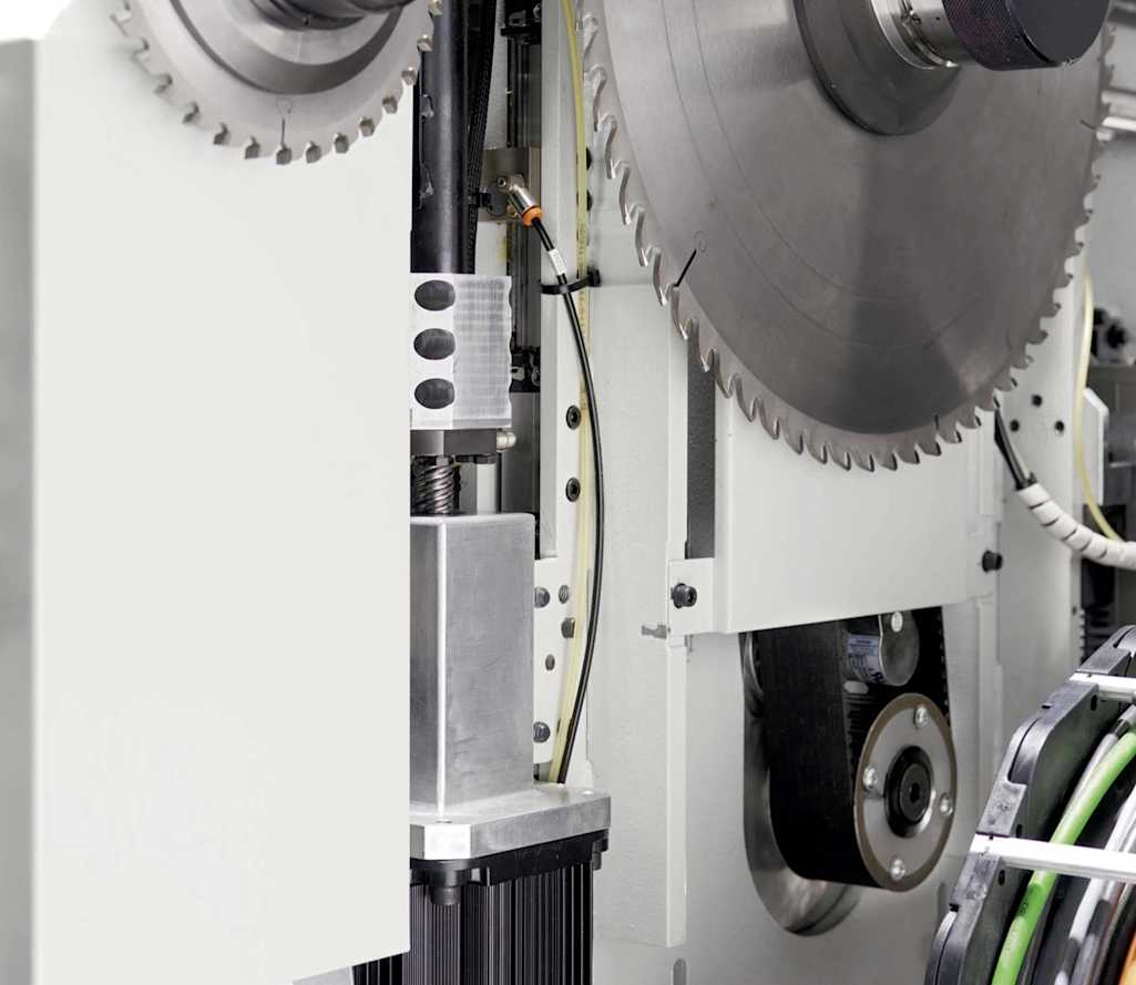 Seamless blade control