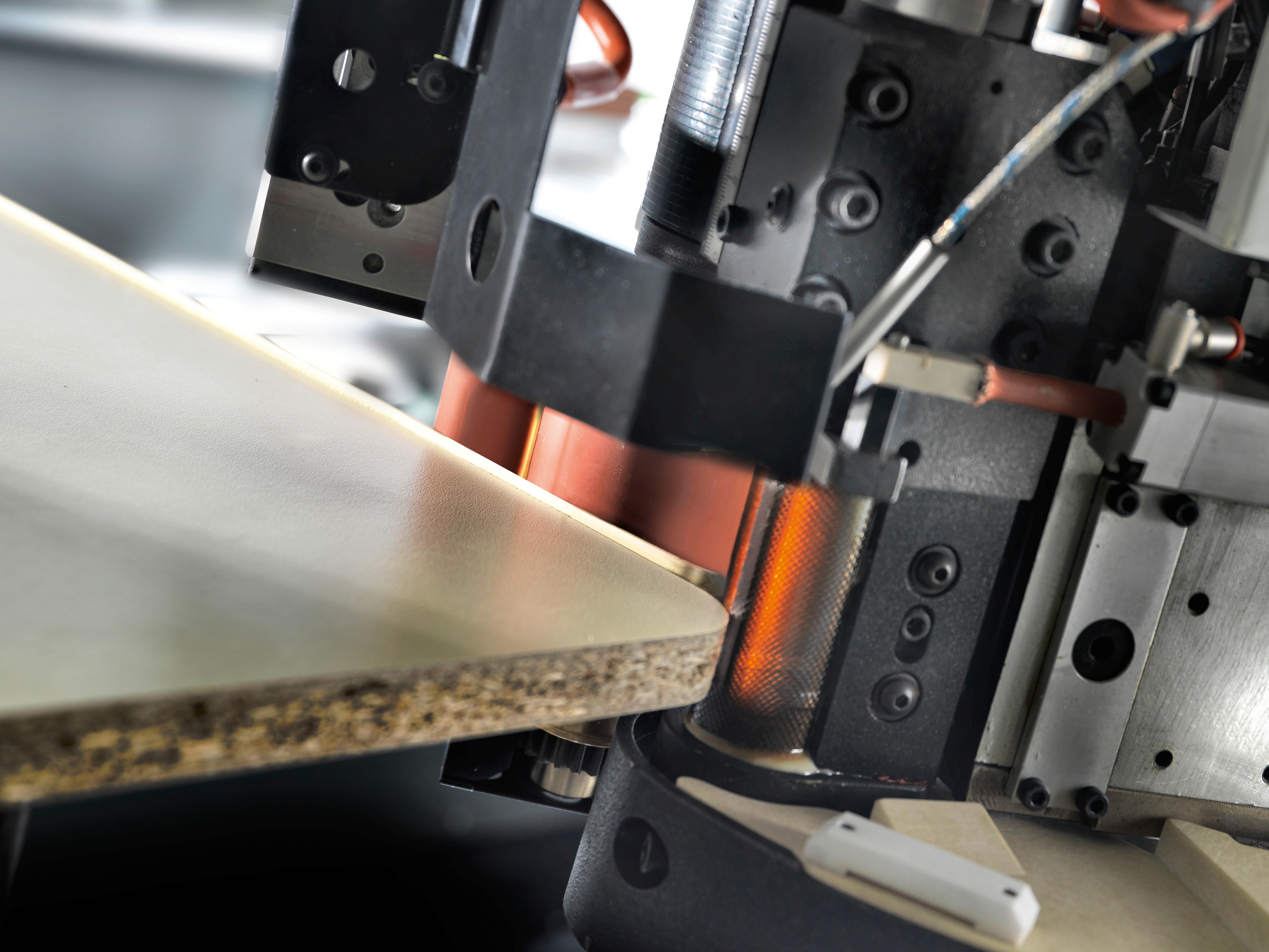 Versatile gluing systems for every application