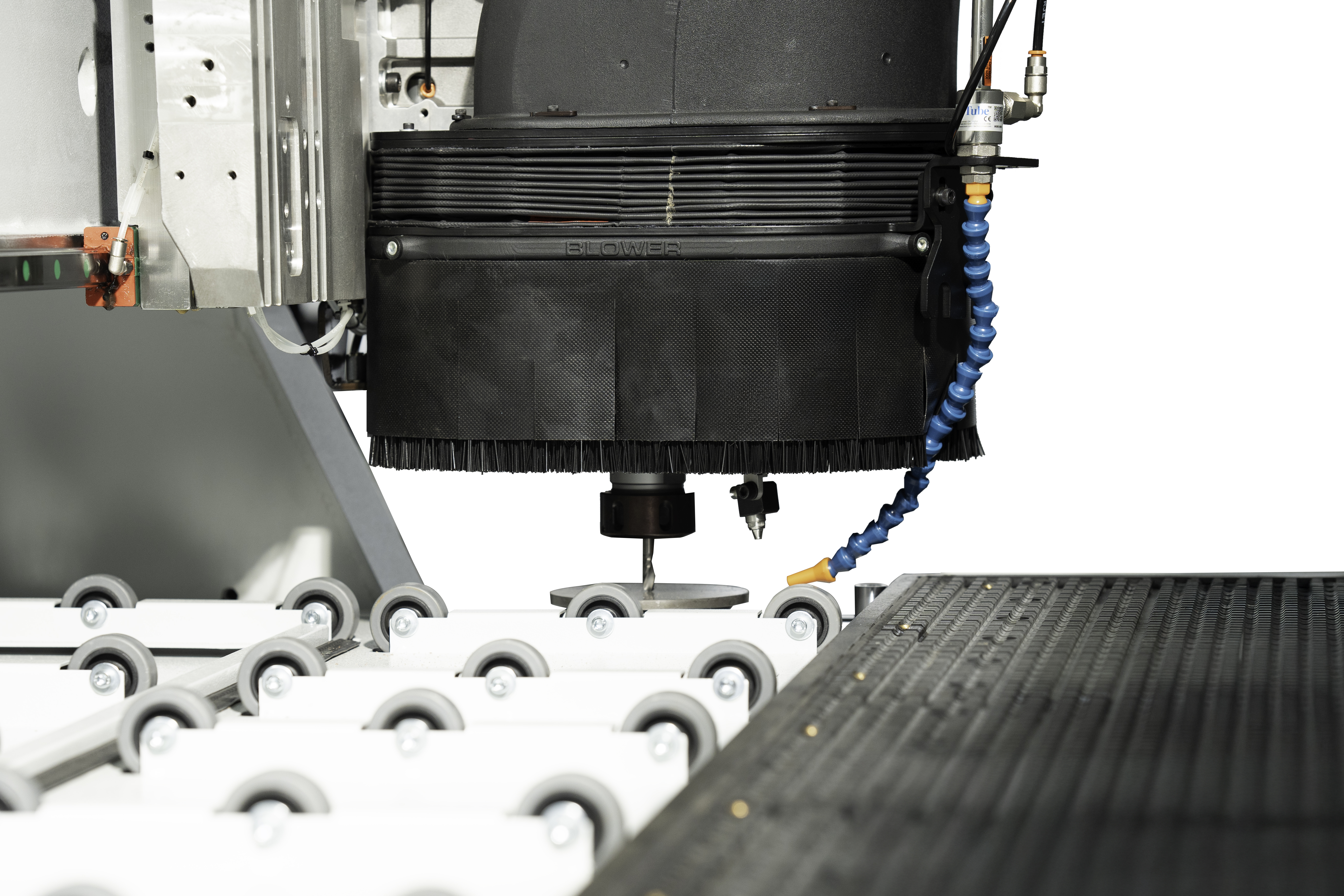 Cnc-controlled suction hood