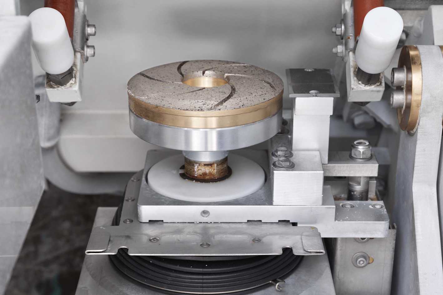 Cam Follower (manual or automatic)