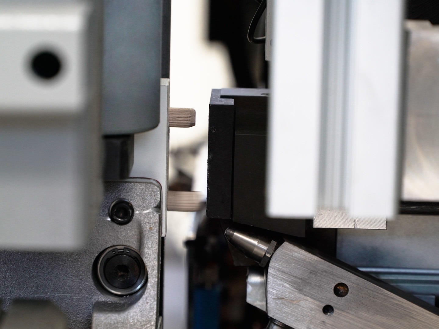 Dowel insertion system