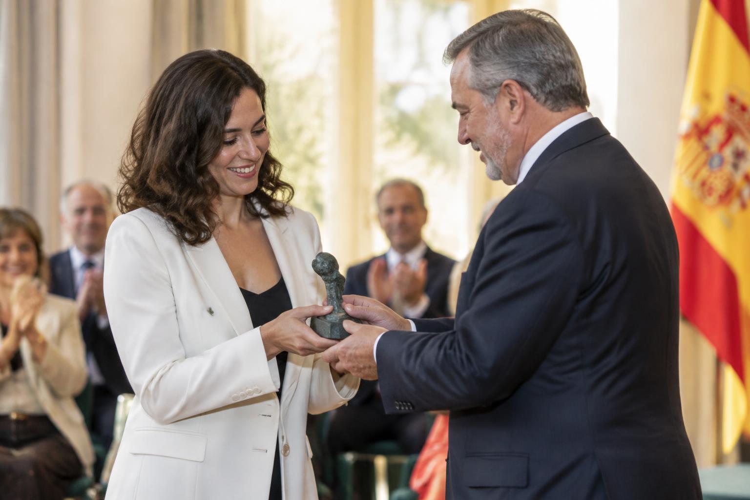 Imagen de «Premios Españoles Ejemplares», iniciativa de Atenea dedicada a reconocimiento a ciudadanos e instituciones que se distinguen en la defensa y promoción de la nación española.