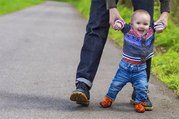 signs your baby wants to walk