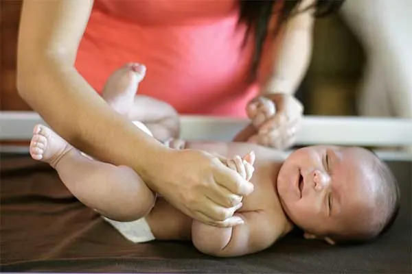 ¿Qué provoca la descamación de la piel de un bebé?