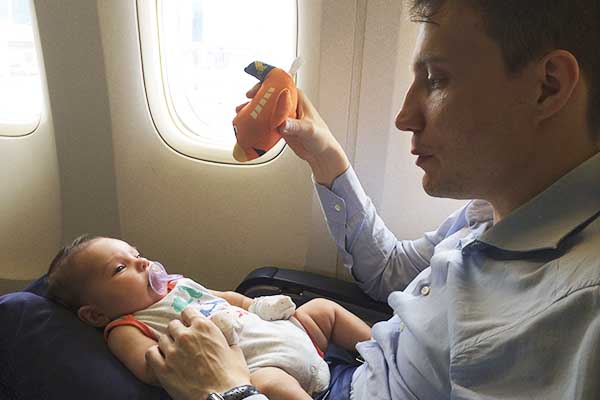 Viaje largo con bebes 1 - Dormir en el avión - Kukeando