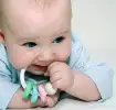 ¿Es normal que mi hijo de 11 meses tenga sólo dos dientes?