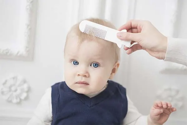 Cortar el cabello de tu hijo en casa sí es posible: 8 pasos para