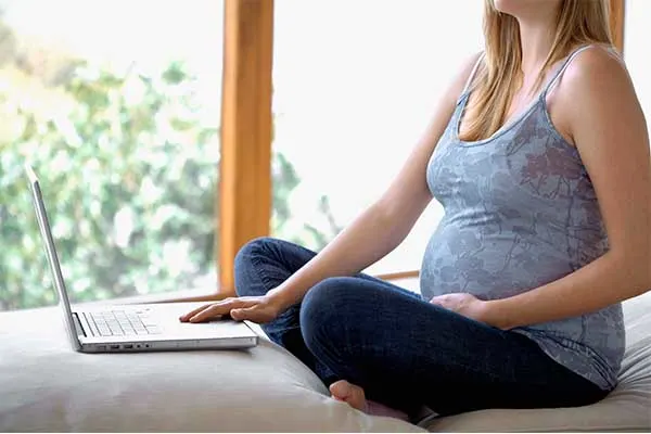 Si estoy embarazada, ¿afecta a mi bebé el estrés del trabajo?