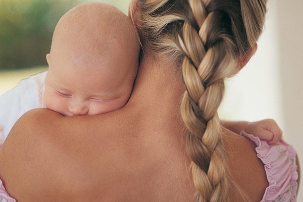 Bontul ombilical: cand cade buricul la bebe, posibile complicatii, cum ingrijesti zona