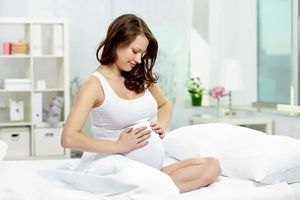 ¿El útero inclinado dificultará mi trabajo de parto?