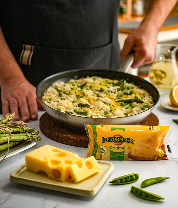 Rizoto s hráškem, chřestem a sýrem Leerdammer