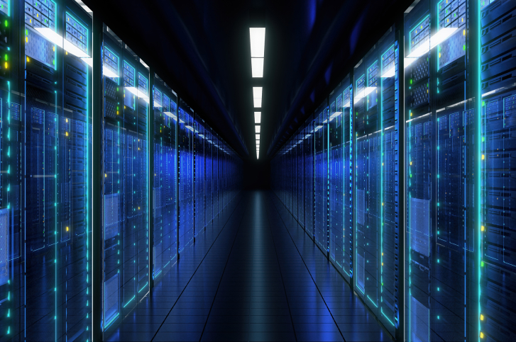 Sala de servidores representando o conceito de Como a estrutura de dados Blob facilita o armazenamento de criptoativos em grandes escalas?