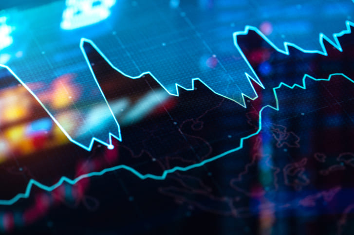 grafico de invetimentos crypto cor azul sobre fundo preto ilustrando o tema da volatilidade