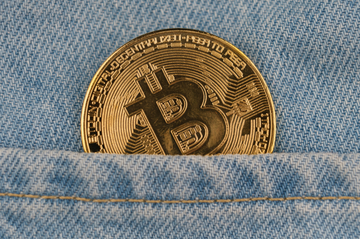 Como funciona a tributacão de ganhos com criptomoedas no Brasil?