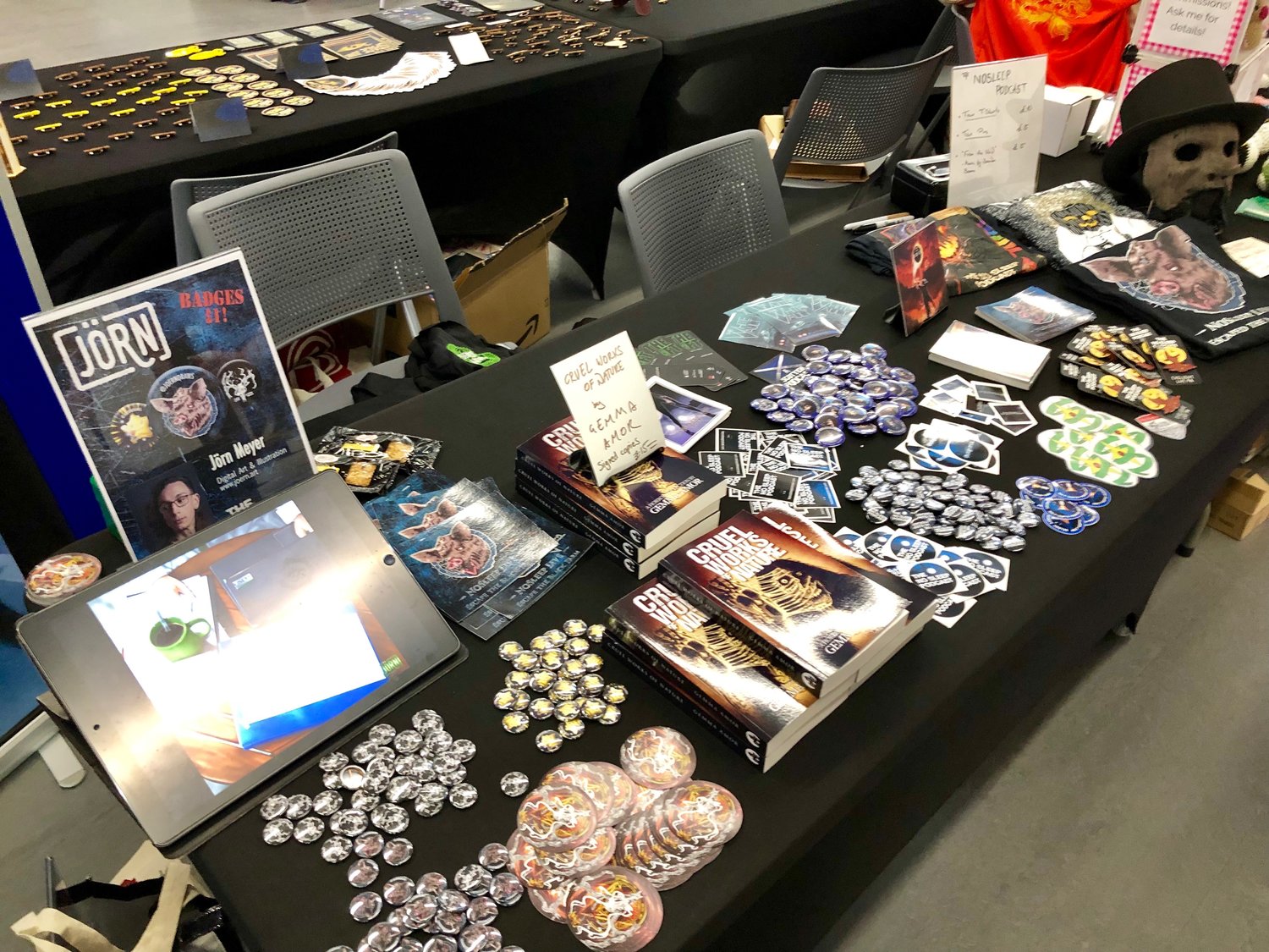 merch-table