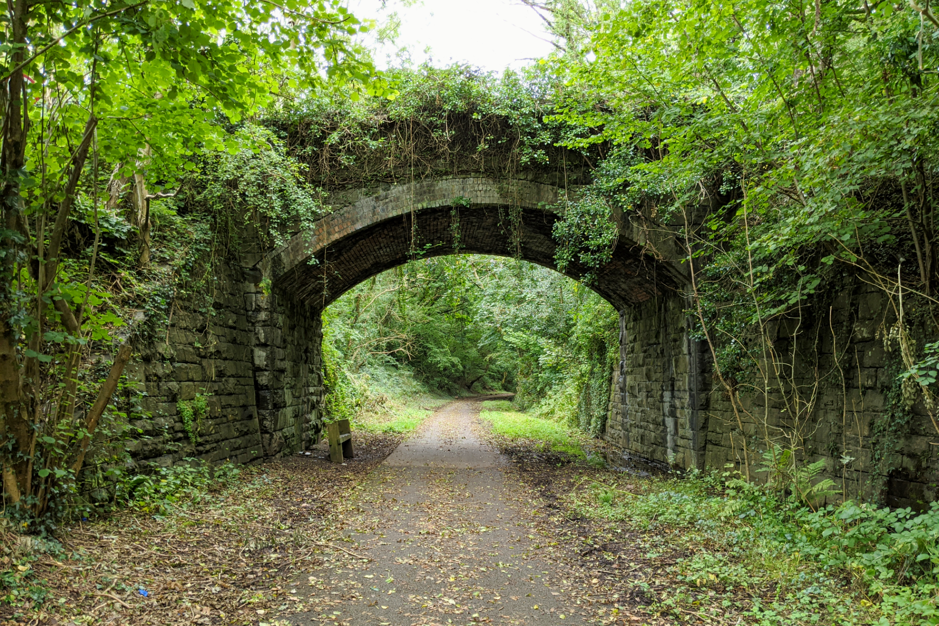 Old Nantgarw Road bridge Ⓒ Emma Sparks