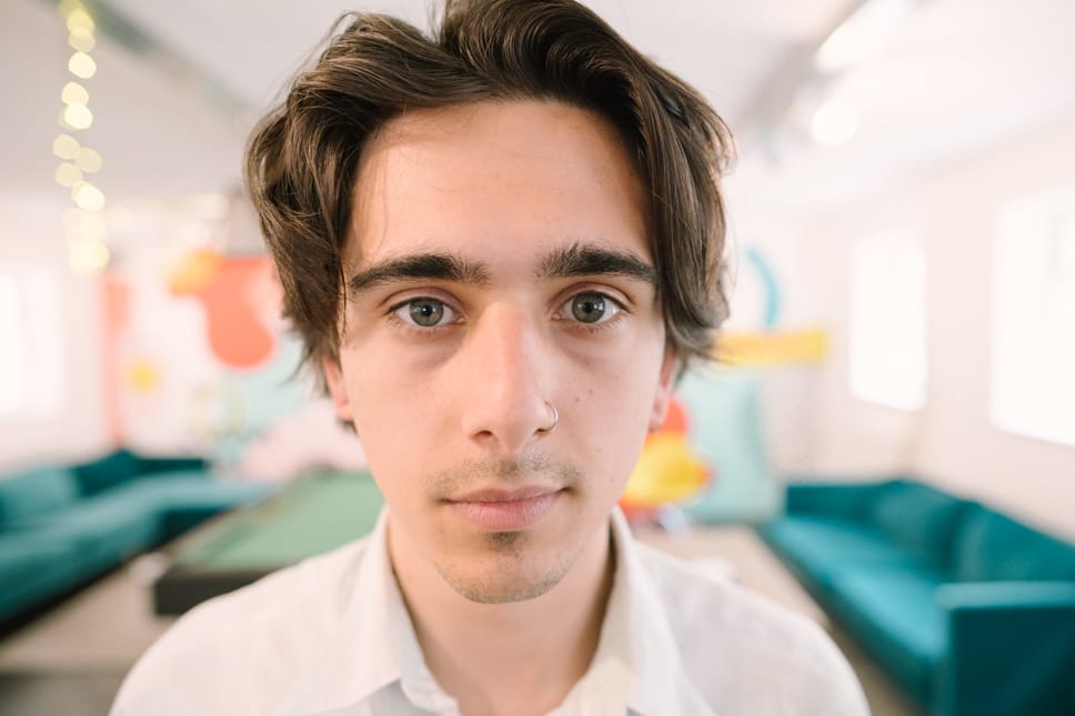 24mm wide-angle lens distortion example