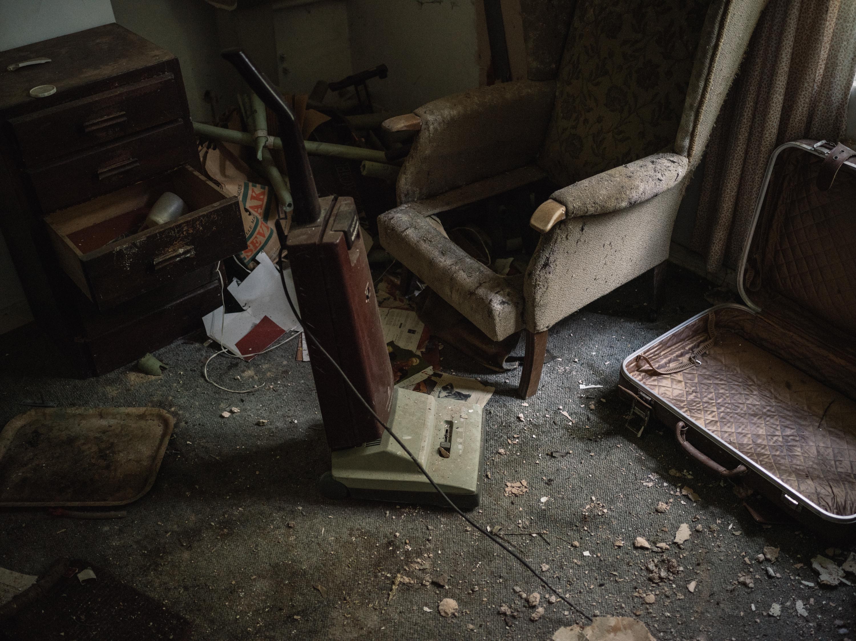 An old vacuum cleaner