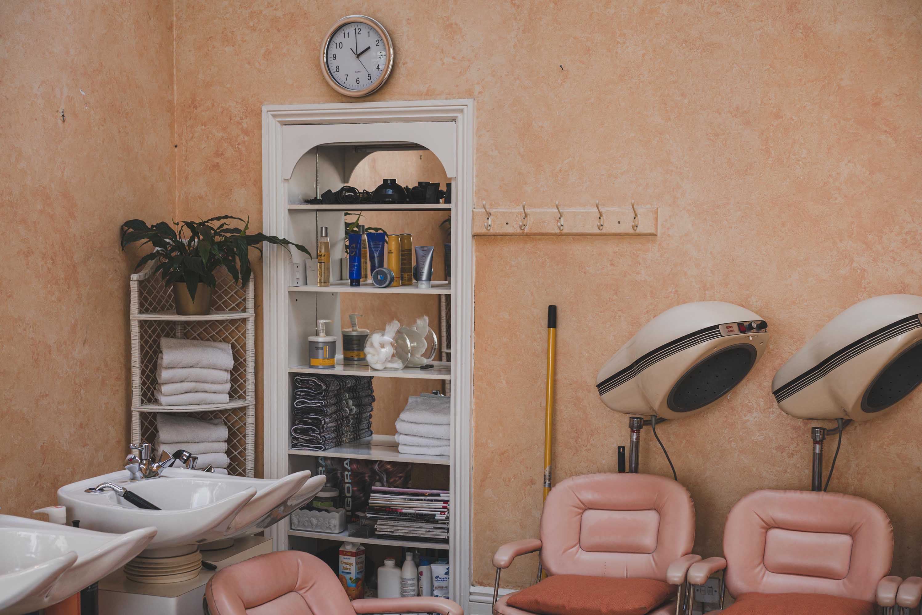 Old hairdressers shot with Sony A7S II