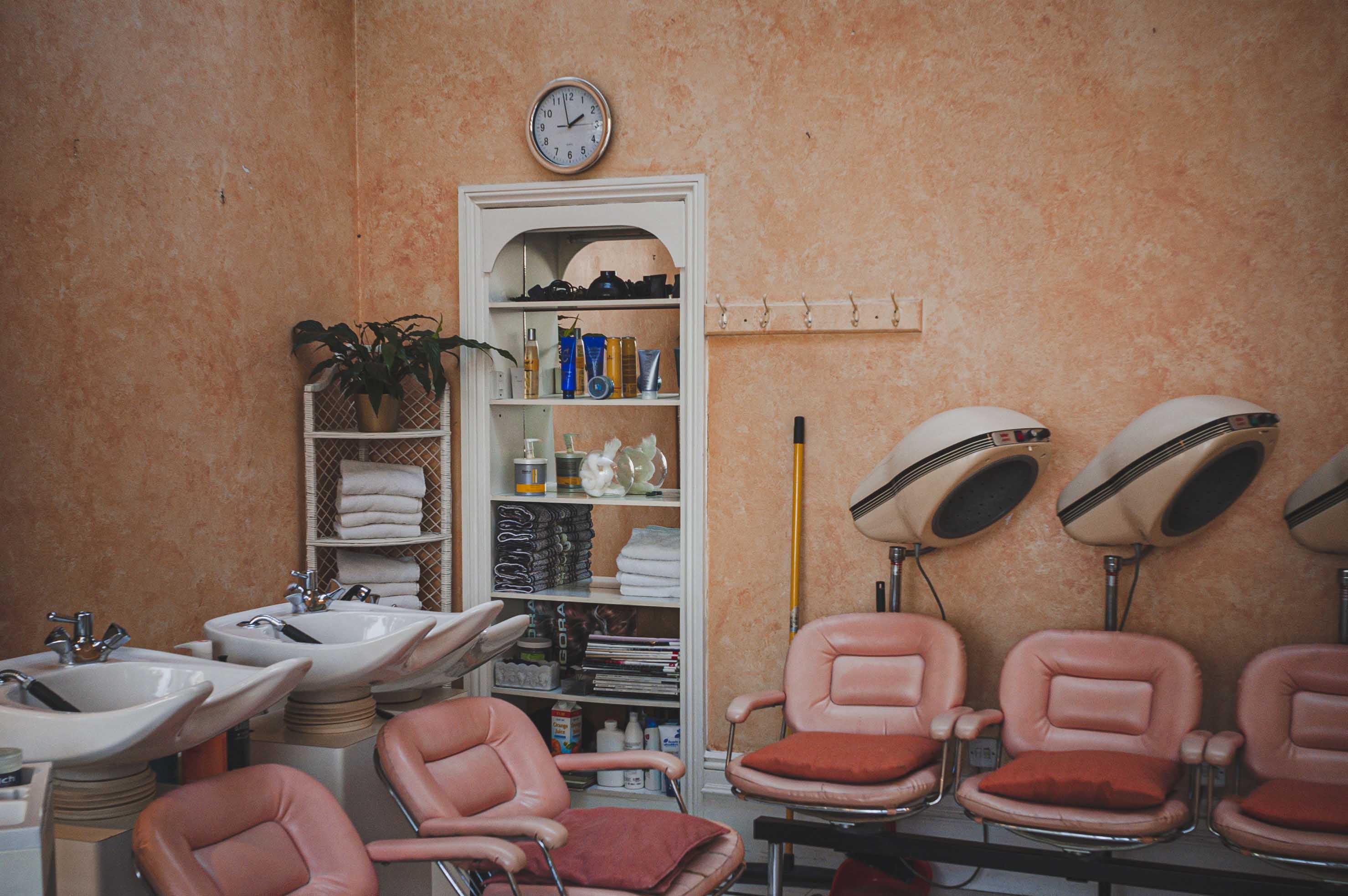 Peluquerías antiguas fotografiadas con Epson R-D1