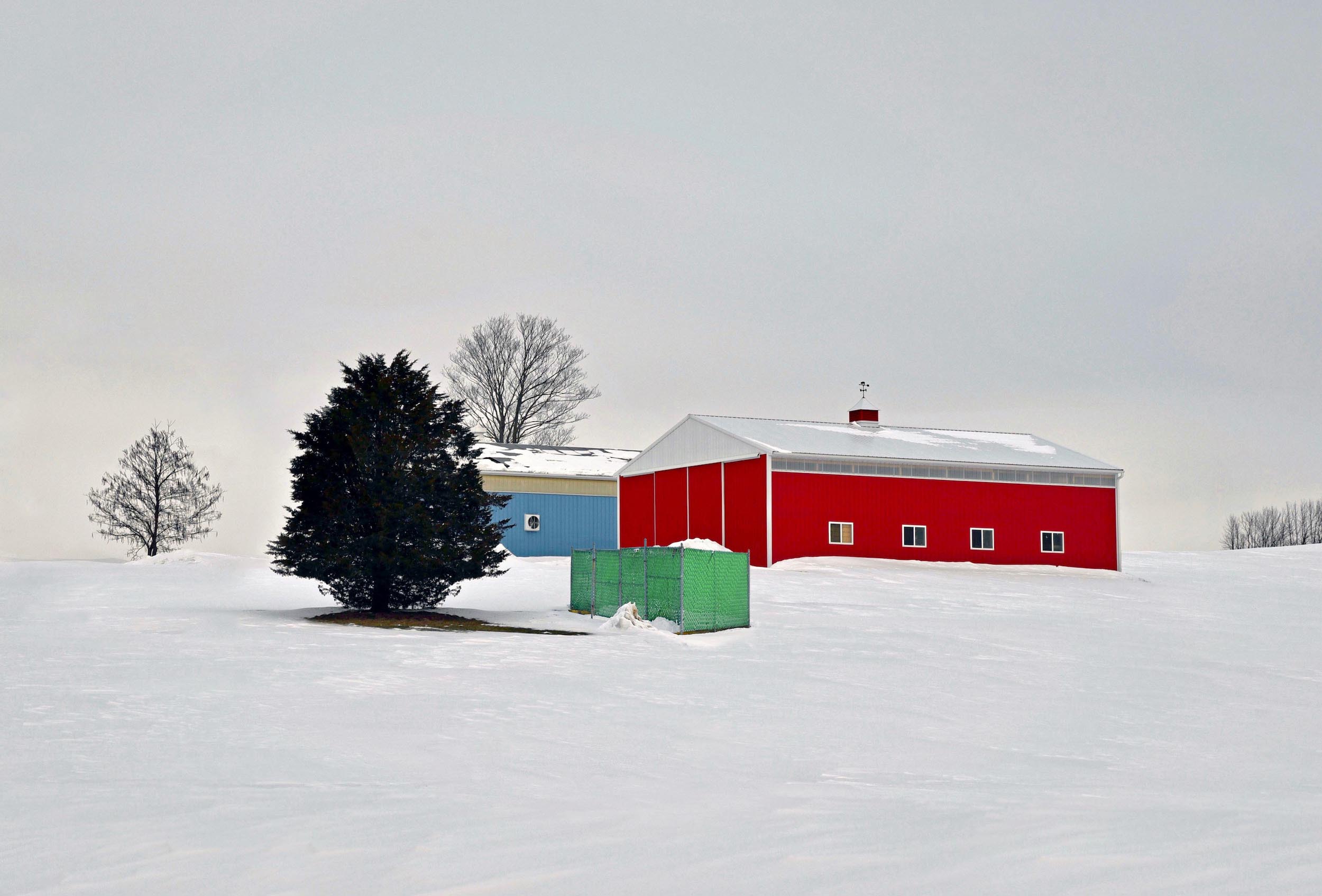 A red house a the snow