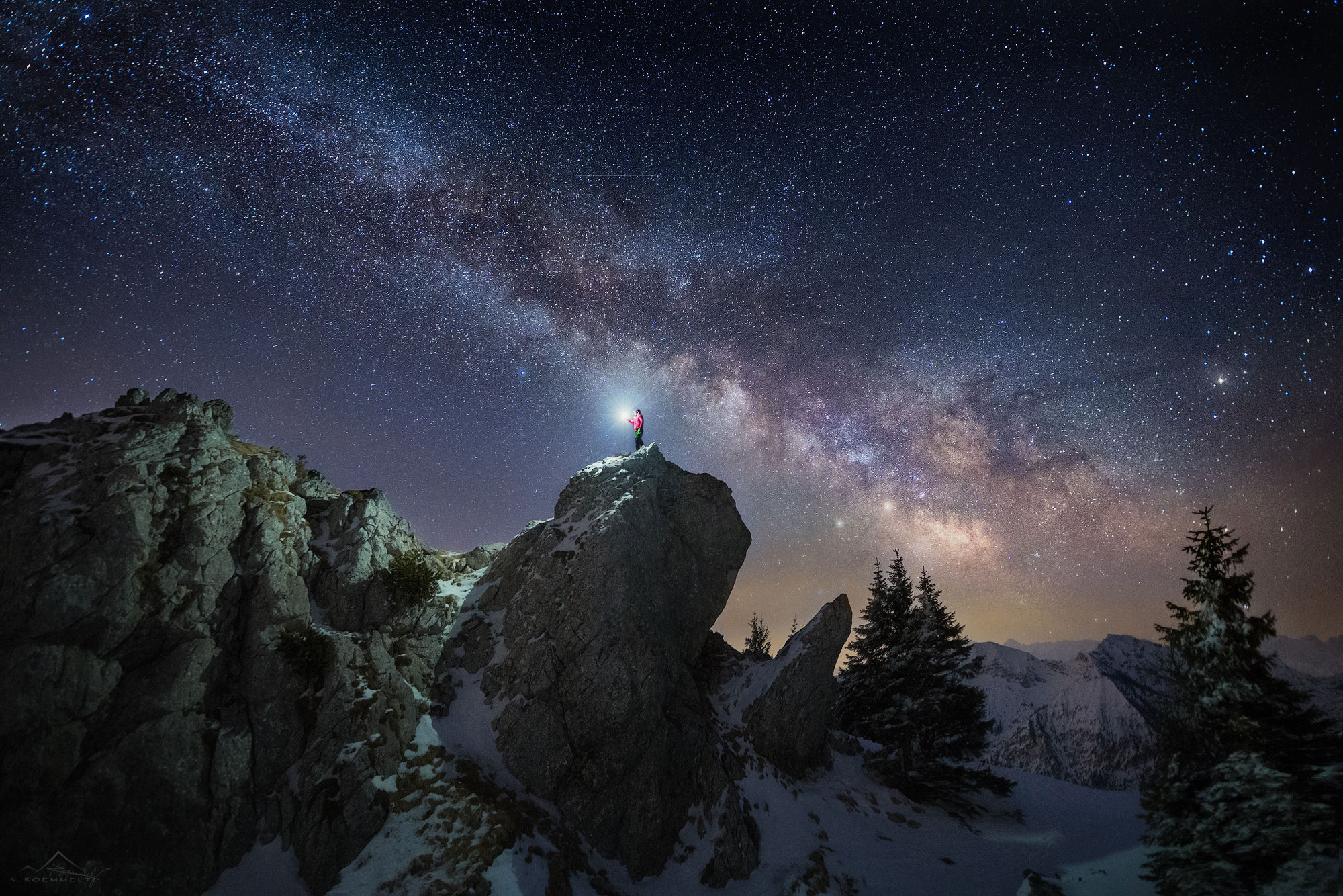 Mountain night. Горы ночью. Горы и звезды. Звездное небо в горах. Горы ночь звезды.