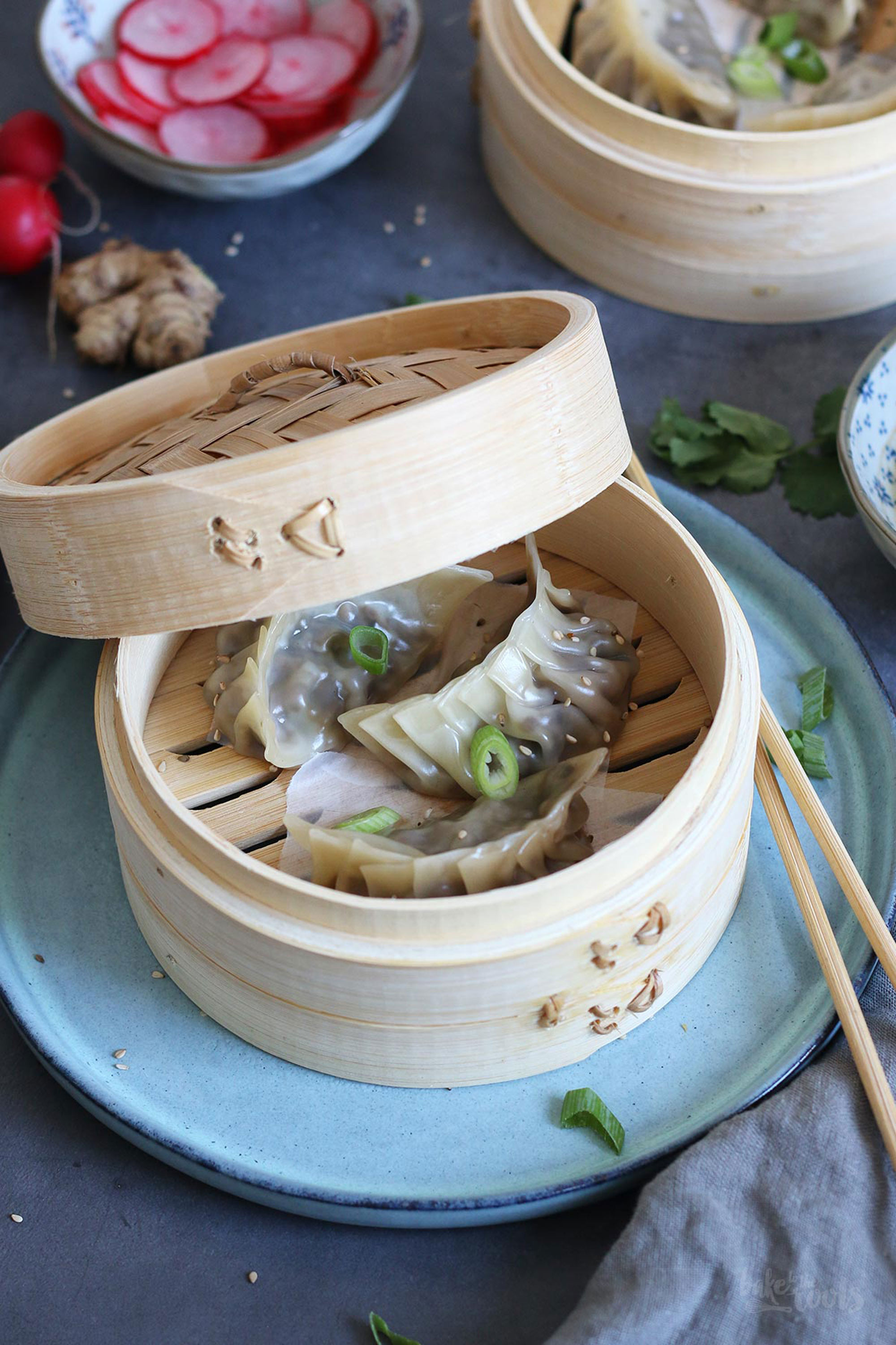 Steam dumplings 