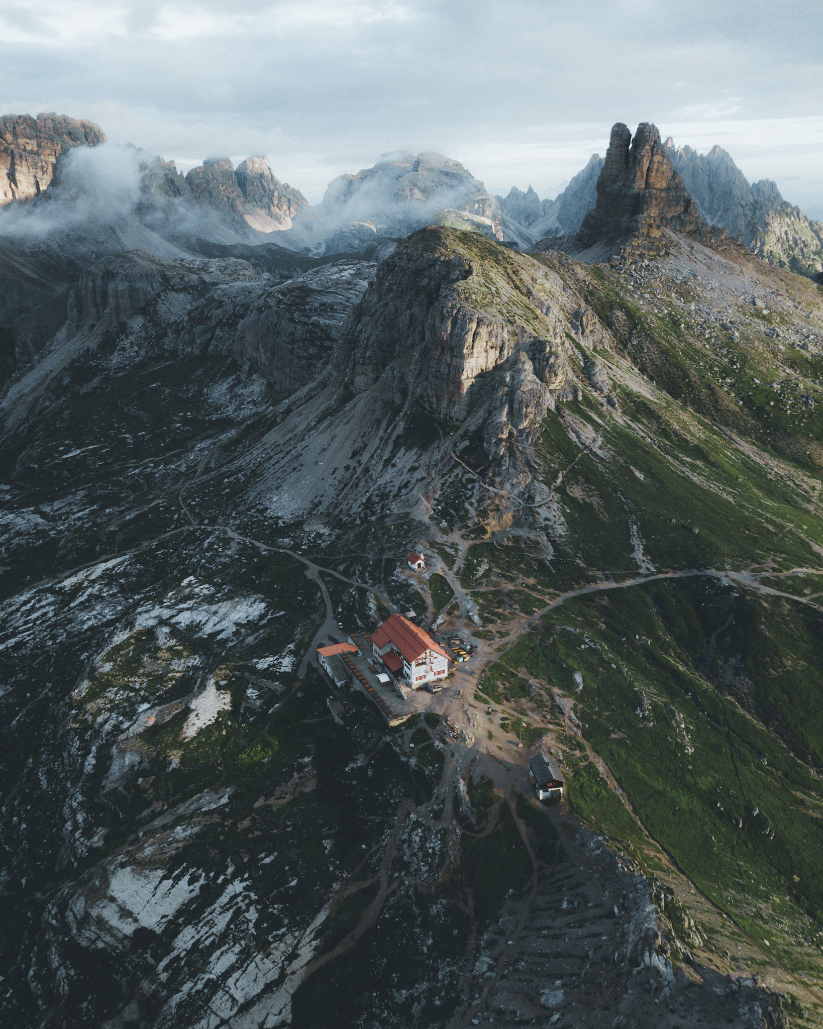 Antonio Locatelli Hut, Italy
