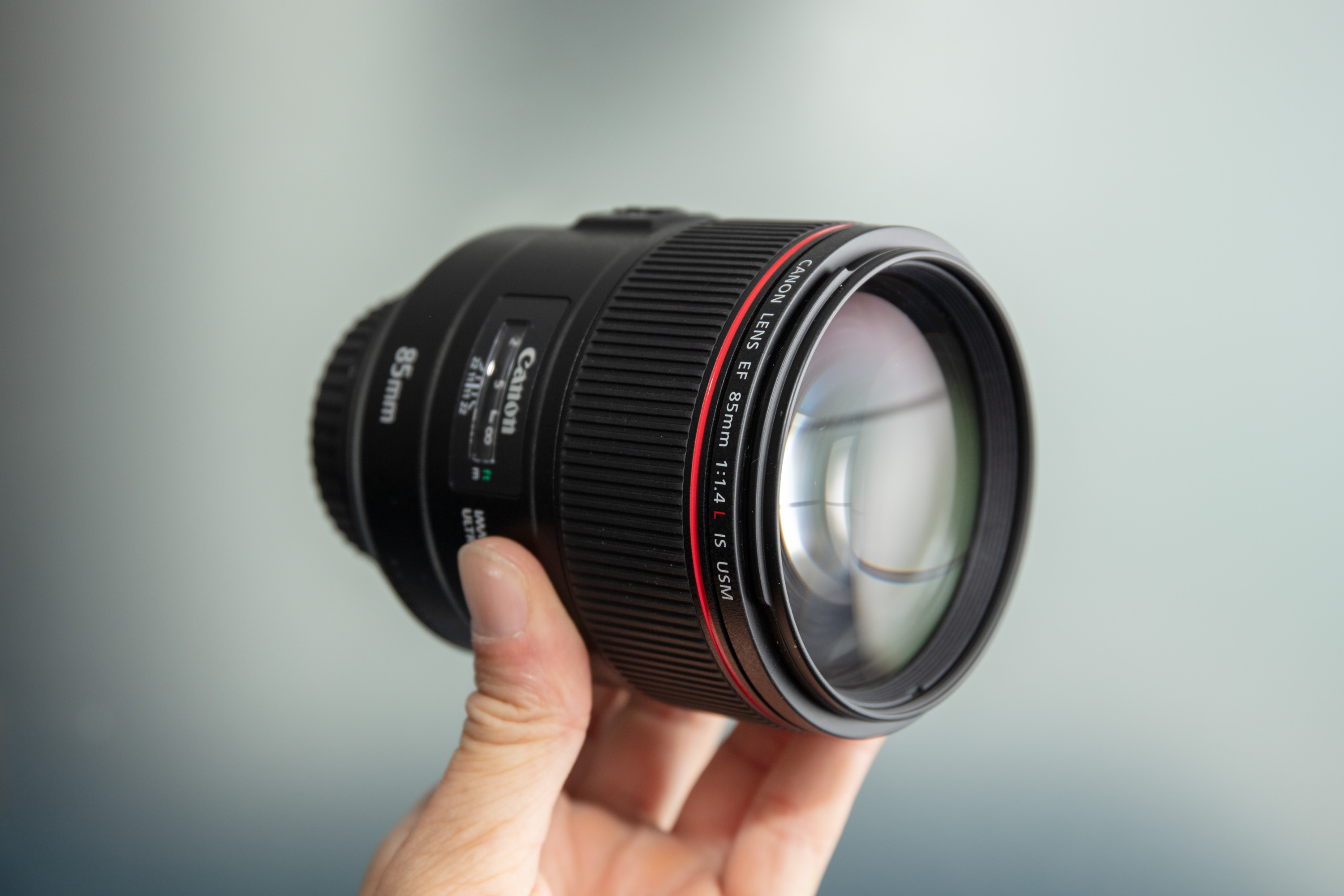 Canon EF 85mm f/1.4 L IS USM