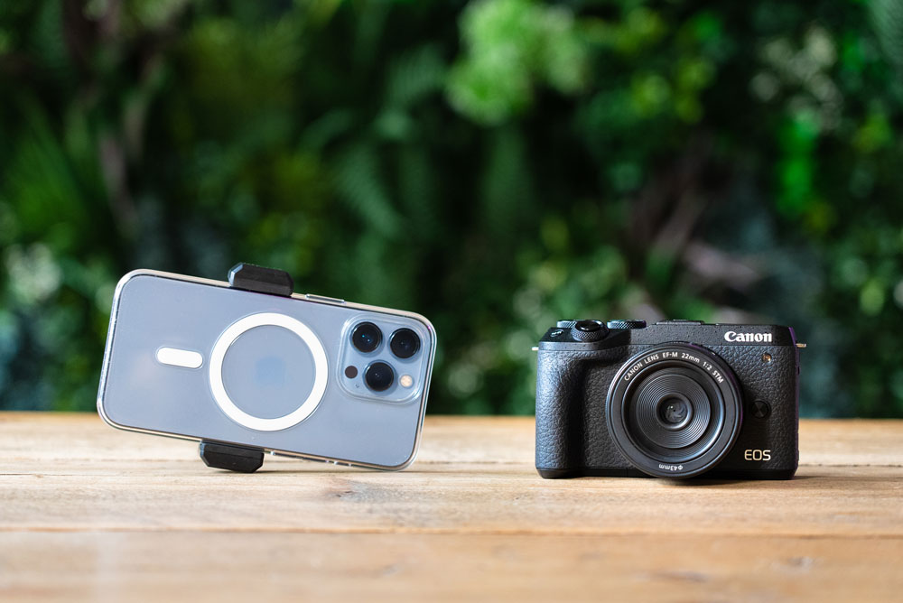 Canon M6 Mark II vs iPhone 13
