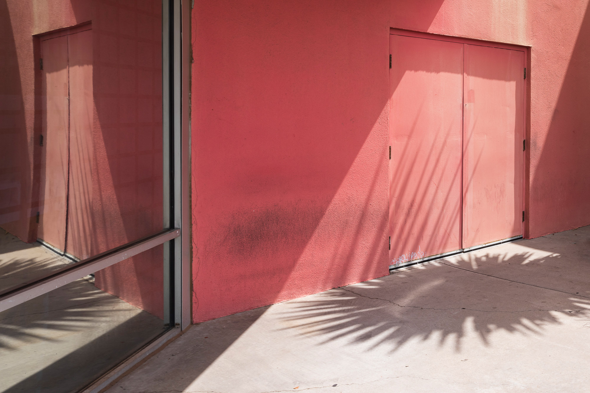 Building with light and shadows in Albuquerque