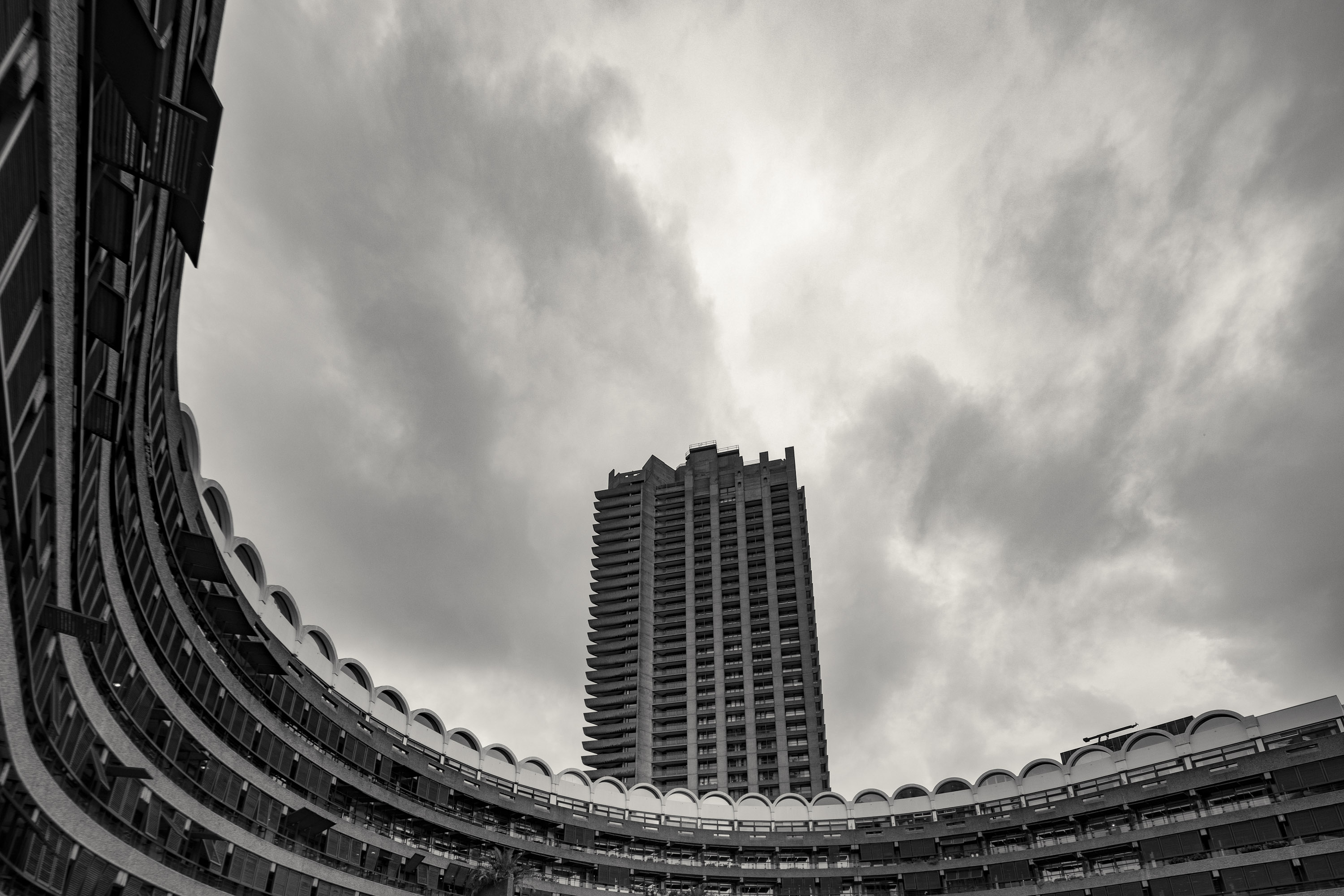 a black & white photo of buildings in London