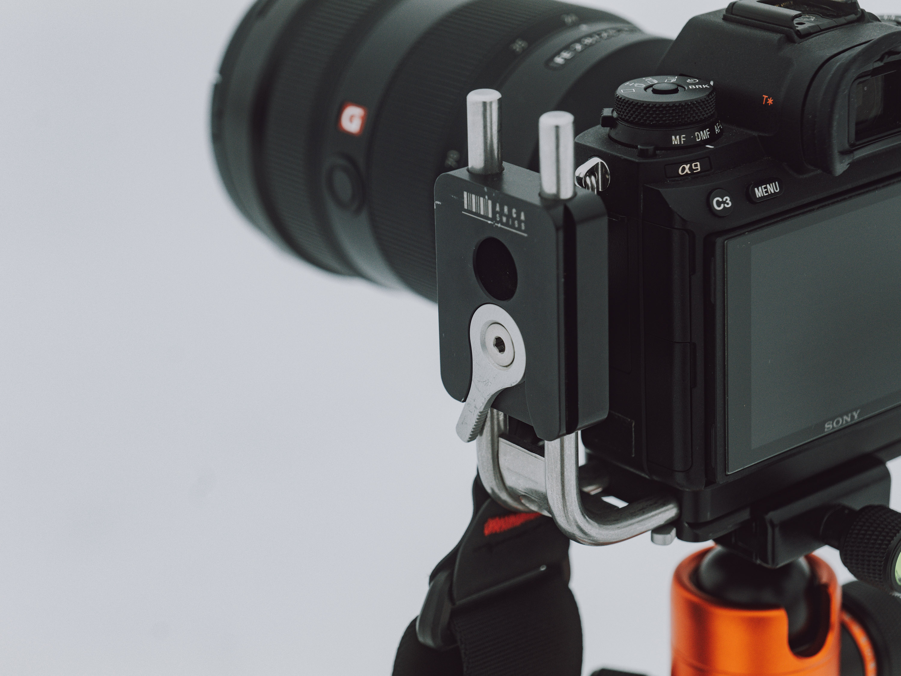 Close up shot of L brackets used on a Sony A9.