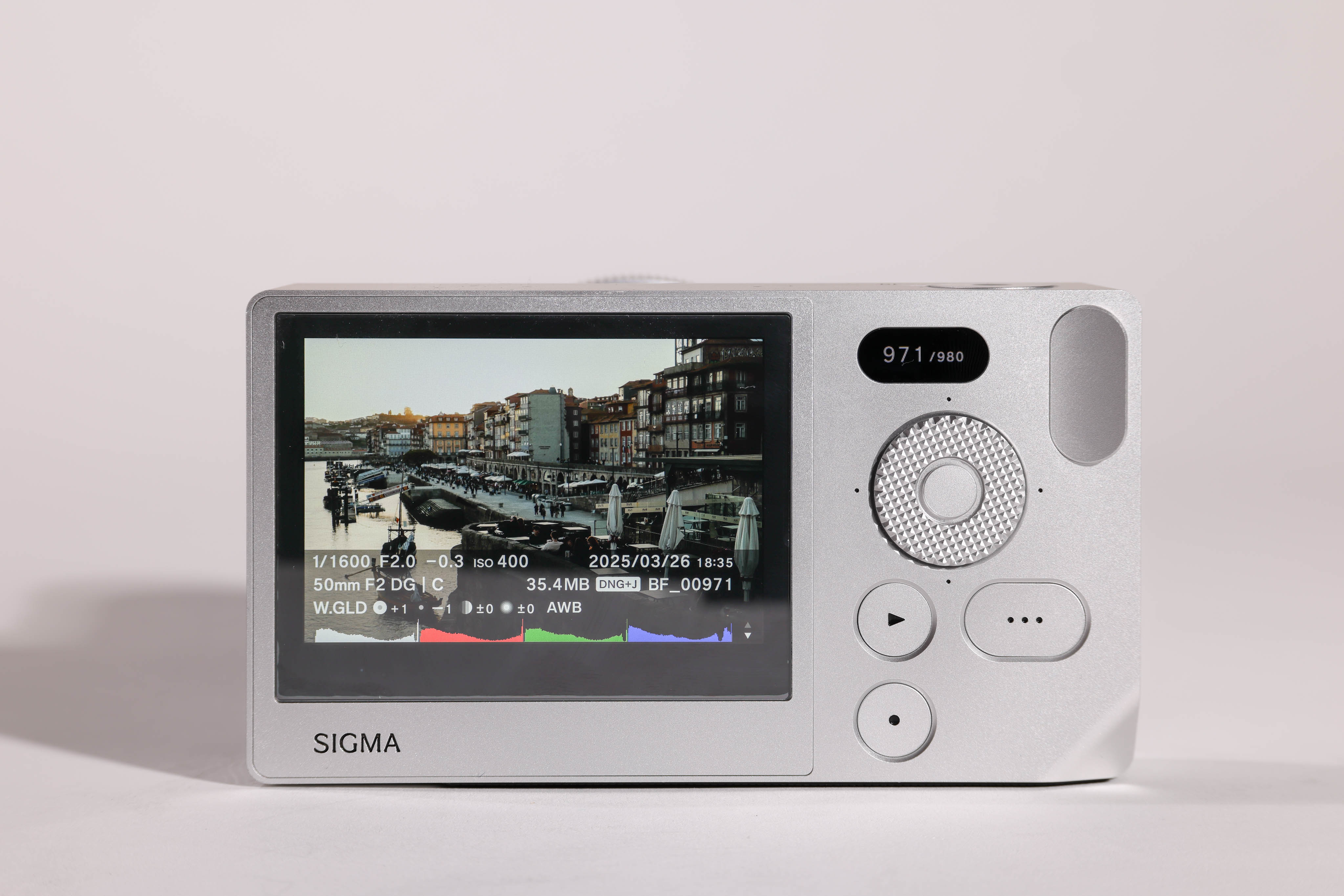 Sigma BF Review | Full-Frame Mirrorless Camera | MPB