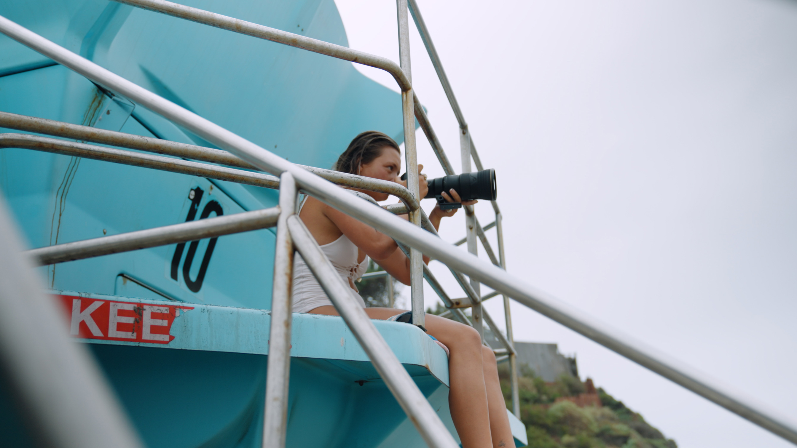 A videographer sits away from the water with a camera.
Joshua Ladd | Sony FX3 | Sony FE 24-70mm f/2.8 GM