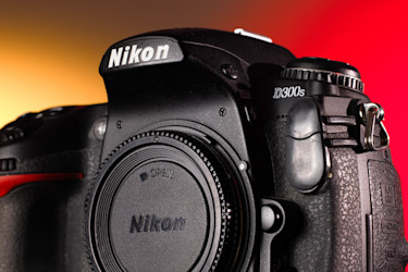 Primer plano de una Nikon D300S usada