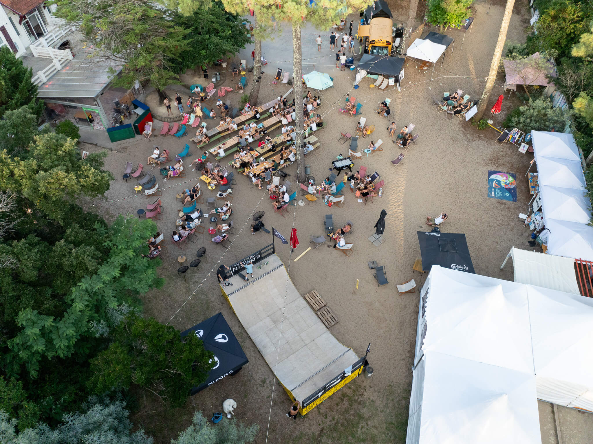 
Vue du ciel sur le festival, photo prise avec DJI Mavic 3 Hasselblad 24mm f/2.8 par Paul Lavoine

