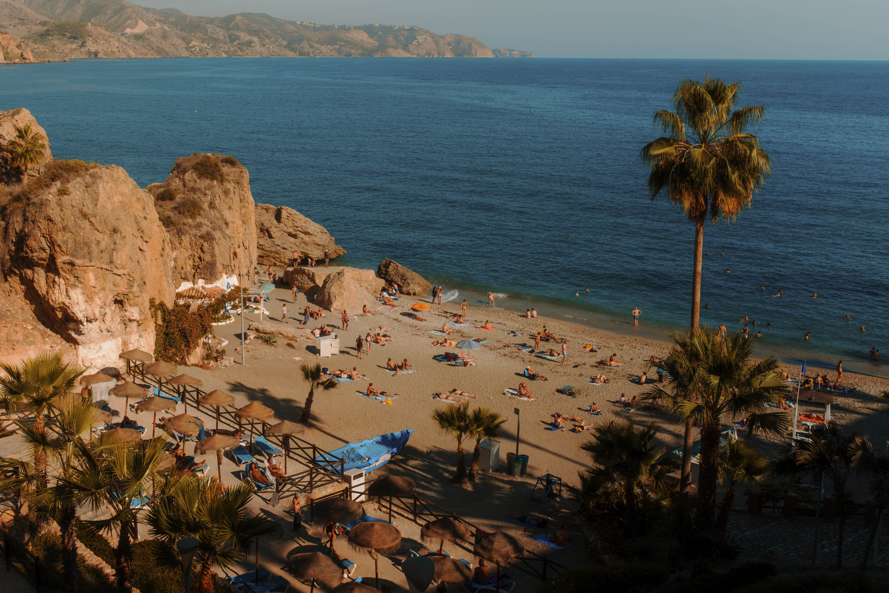 A beach in southern Spain on a sunny day. By Ian Howorth.